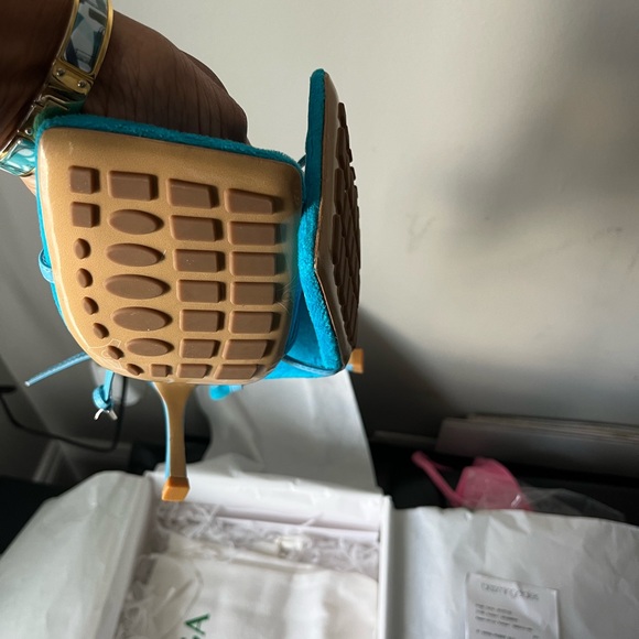 Bottega Veneta Stretch Carpet Sandals size 38 - Picture 3 of 6